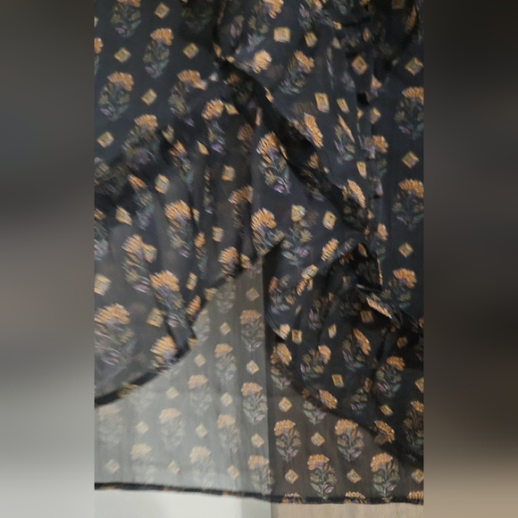 MANGO Black & Yellow Floral Ruffled Mock WrapTop. Size XS NWT - Picture 11 of 13